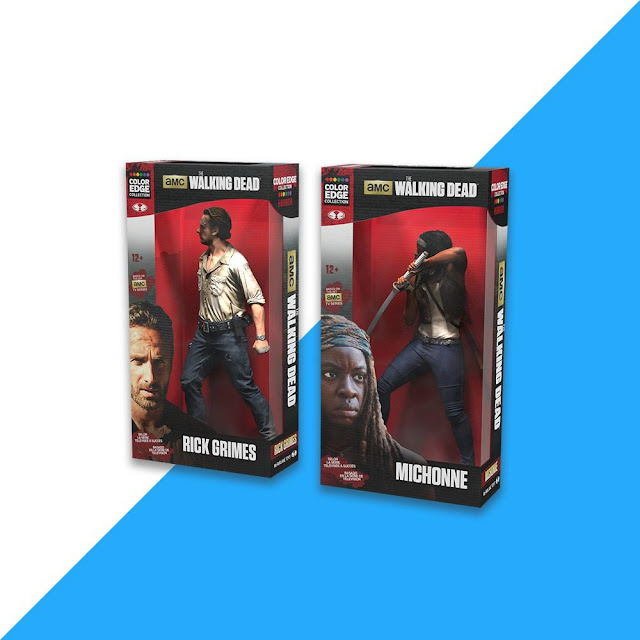 Action figure packaging