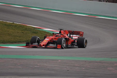 Charles Leclerc con la Ferrari nei test di Barcellona 2019