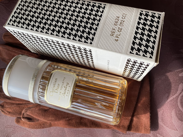 diorling vintage photo Elena Vosnaki perfumeshrine