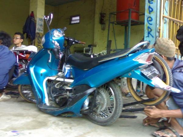 Yamaha R25 Modifikasi Ceper