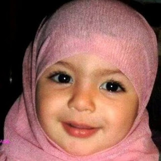 Foto bayi imut cantik muslim berhijab