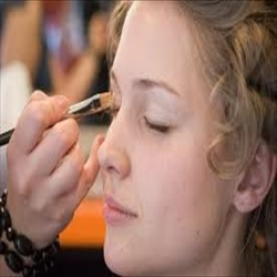 applying makeup video