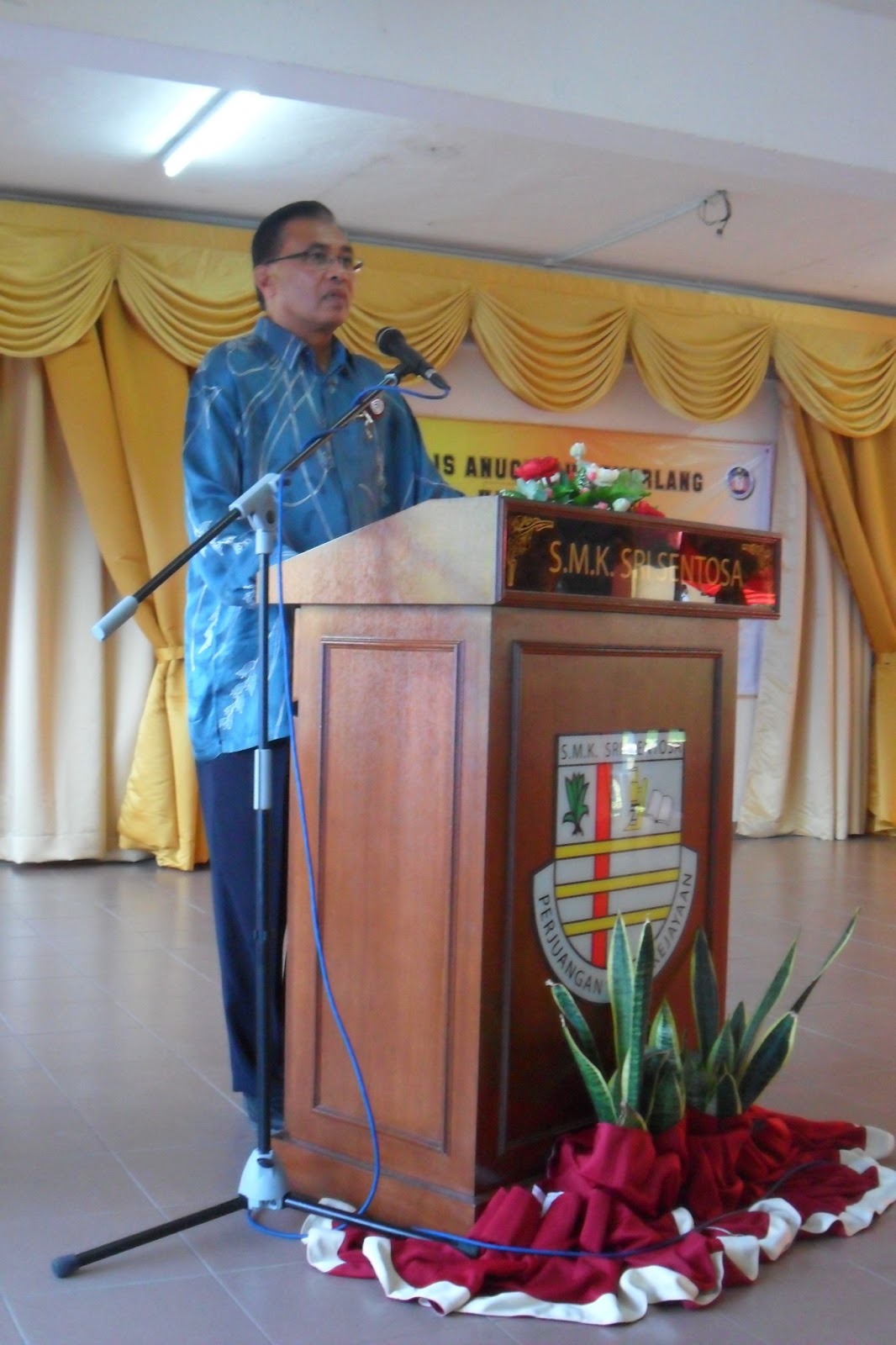 SMK SRI SENTOSA KL: Majlis Hari Anugerah Cemerlang ke-39 2011