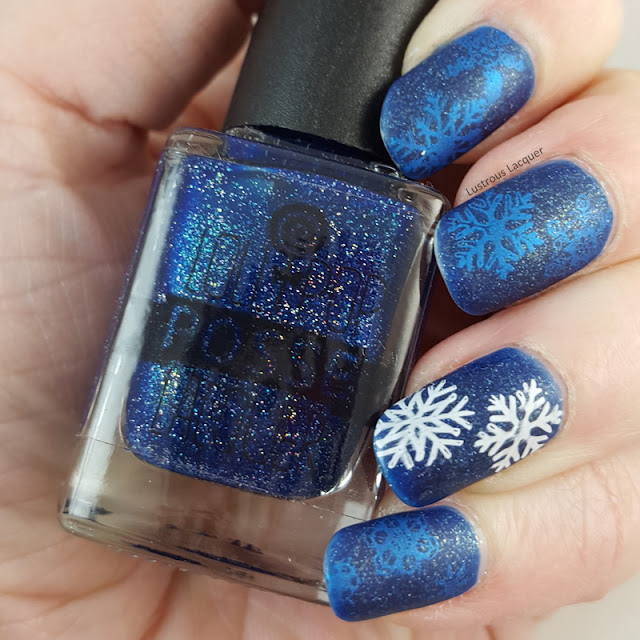 Frozen-manicure-stamped-snowflakes-glitter-nail-polish