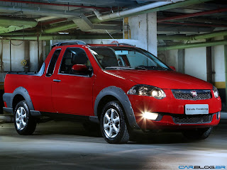 Nova Fiat Strada 2013 Trekking vermelha