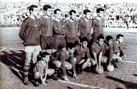 C. F. BARCELONA. Temporada 1961-62. Pesudo, Foncho, Rodri I, Gracia, Segarra, Gensana. Eulogio Martínez, Kocsis, Evaristo, Benítez y Szalay. C. F. BARCELONA 2 C. A. RIVER PLATE 0 Sábado 26/08/1961. Trofeo Ramón de Carranza, semifinal. Cádiz, estadio Ramón de Carranza. GOLES: 1-0: 41’, Eulogio Martínez. 2-0: 60’, Kocsis.