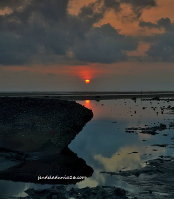 Berwisata dan Menikmati Keindahan Pantai Sepahat Bengkalis 