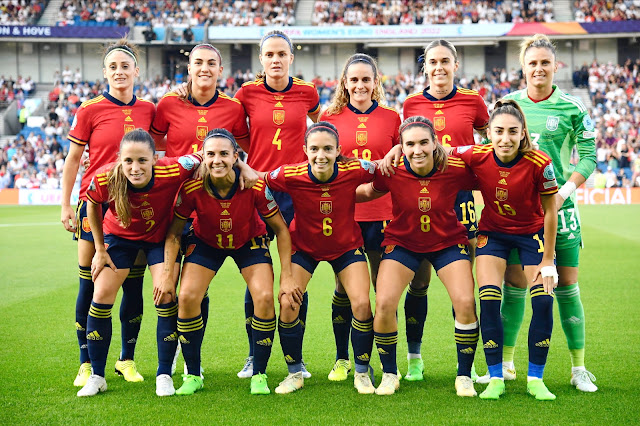 SELECCIÓN DE ESPAÑA FEMENINA. Temporada 2021-22. Esther González, Patri Guijarro, Marisa Paredes, Teresa Abelleira, Mapi León, Sandra Paños. Ona Batlle, Mariona Caldentey, Aitana Bonmati, Mariona Caldentey, Olga Carmona. SELECCIÓN DE INGLATERRA FEMENINA 2 SELECCIÓN DE ESPAÑA FEMENINA 1 Miércoles 20/07/2022, 21:00 horas. Campeonato de Europa de Selecciones Femeninas Inglaterra 2022, cuartos de final. Brighton, Inglaterra, Amex Stadium: 28.994 espectadores. GOLES: 0-1: 54’, Esther González. 1-1: 84’, Ella Toone. 2-1: 96’, Georgia Stanway.