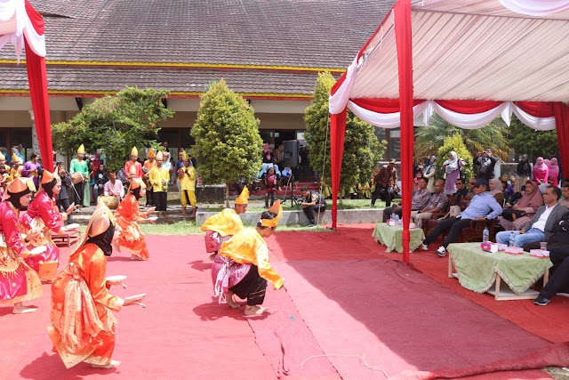 Bupati Solok  Resmi Buka acara Gowes Salingka Danau dan Festival Kesenian