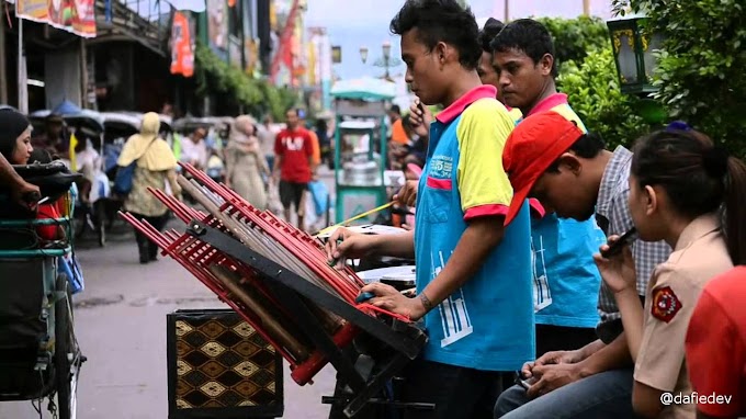 Sejarah Menarik Angklung: Bagaimana Angklung Menjadi Alat Musik Tradisional Indonesia