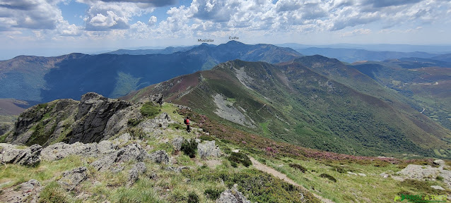 Descendiendo el Pico Miravalles