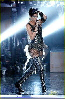 rihanna performance