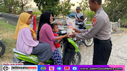 Beri Imbauan, Sat Samapta Polres Ngawi Bagikan Makanan Sehat