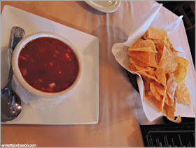 Chips and Salsa en el Y.O. Ranch Steakhouse 