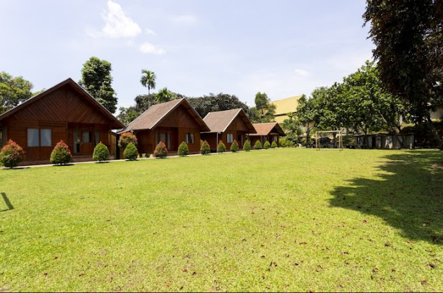 rumah kayu pavo resort sentul