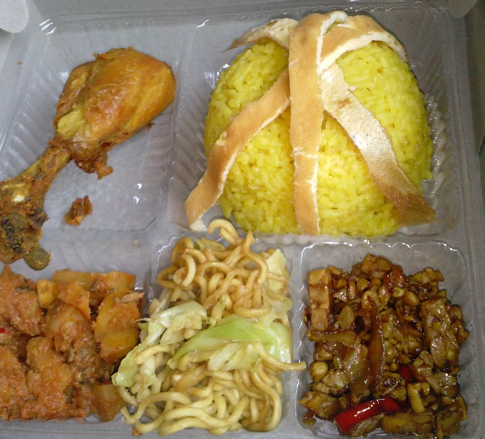 Catering Nasi  Kuning  dan Tumpeng Surabaya Nasi  Kotak  