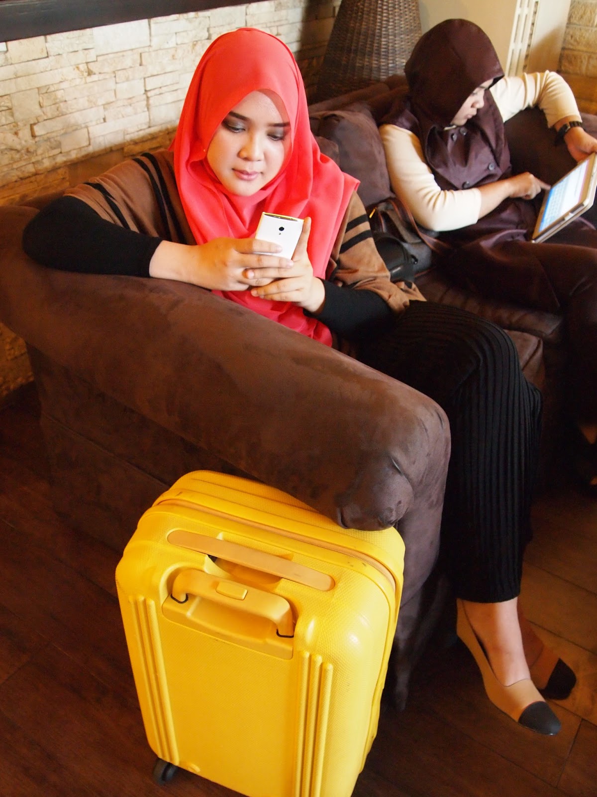 SUCI UTAMI - Productive Housewife: Indosat Mentari "Hijab 