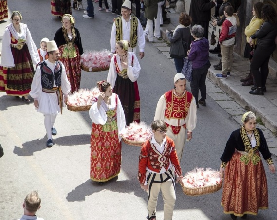 Arbëreshes celebrating the Easter since 500 years in Italy