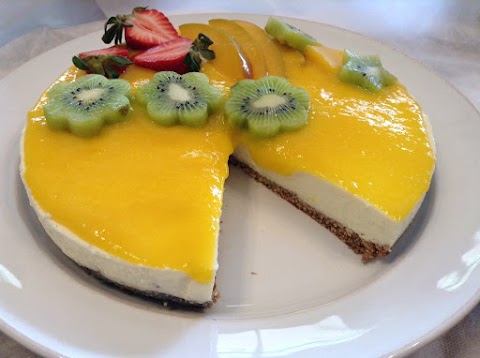 Cheesecake de manga (saudável; com queijo quark; com manga fresca)