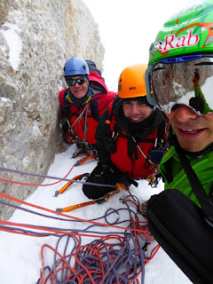 Fernando Calvo Guia de alta montaña UIAGM Picos de Europa , escaladas , ascensiones al picu urriellu , camp , casin , rab equipment , lowe alpine