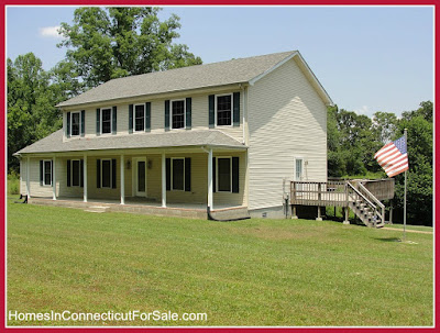 If you love Colonial-styled homes, you’ll love the homes for sale in Sandy Hook CT near Lake Zoar!