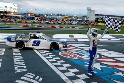 #NASCAR - Chase Elliott Goes for Three