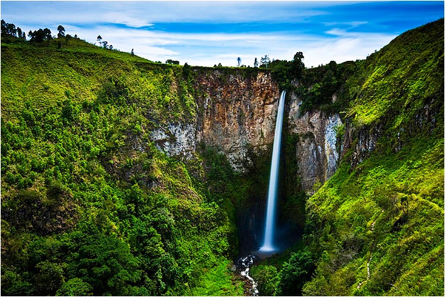 Panduan Air Terjun di Indonesia: 17 Air Terjun Terbaik di Indonesia