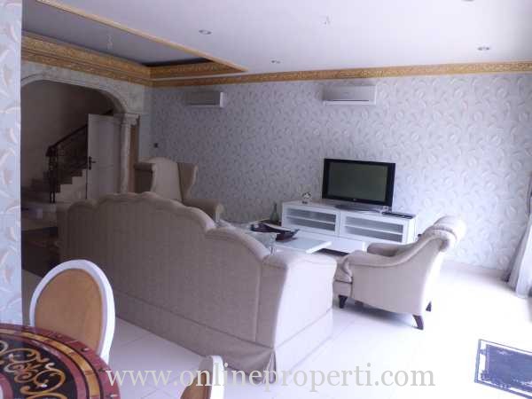 dijual rumah luas full furnish di legenda wisata jakarta timur rumah ...