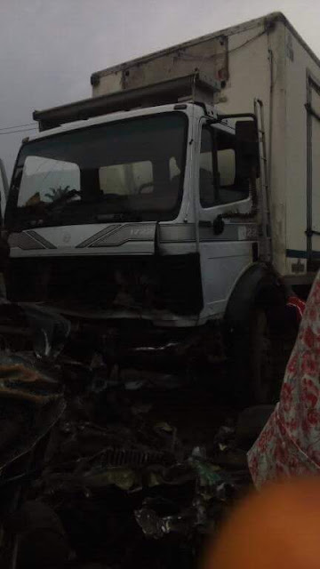 Graphic pics: Five killed including a couple and their daughter as truck collides with vehicle along Eket Oron Road