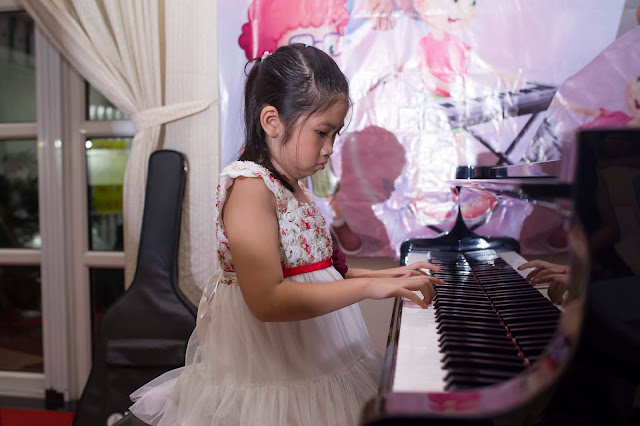 Tiết mục piano của bé Bảo Châu