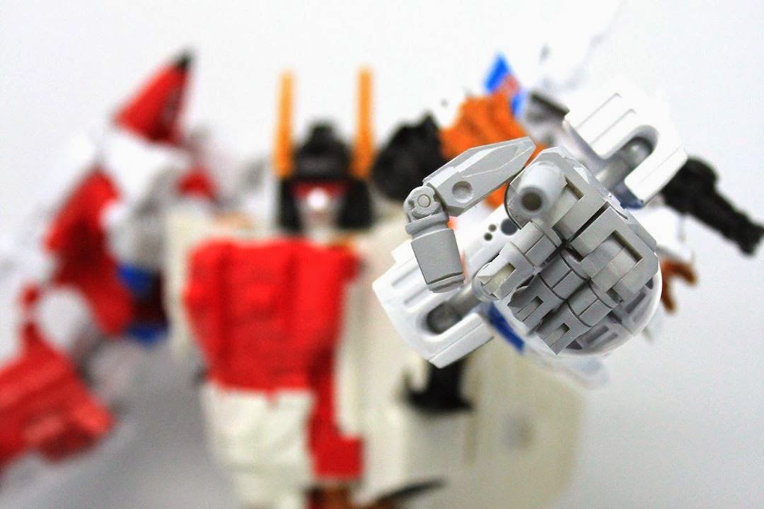  Earths: Revealed: Perfect Effect Combiner Wars Superion Upgrade Kit