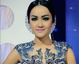  yang dimana kini ini akan membagikan lagu dangdut terlengkap dan terpopuler yakni dar Download Kumpulan Lagu Julia Perez Mp3 Lengkap