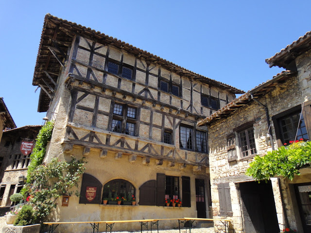 Pérouges