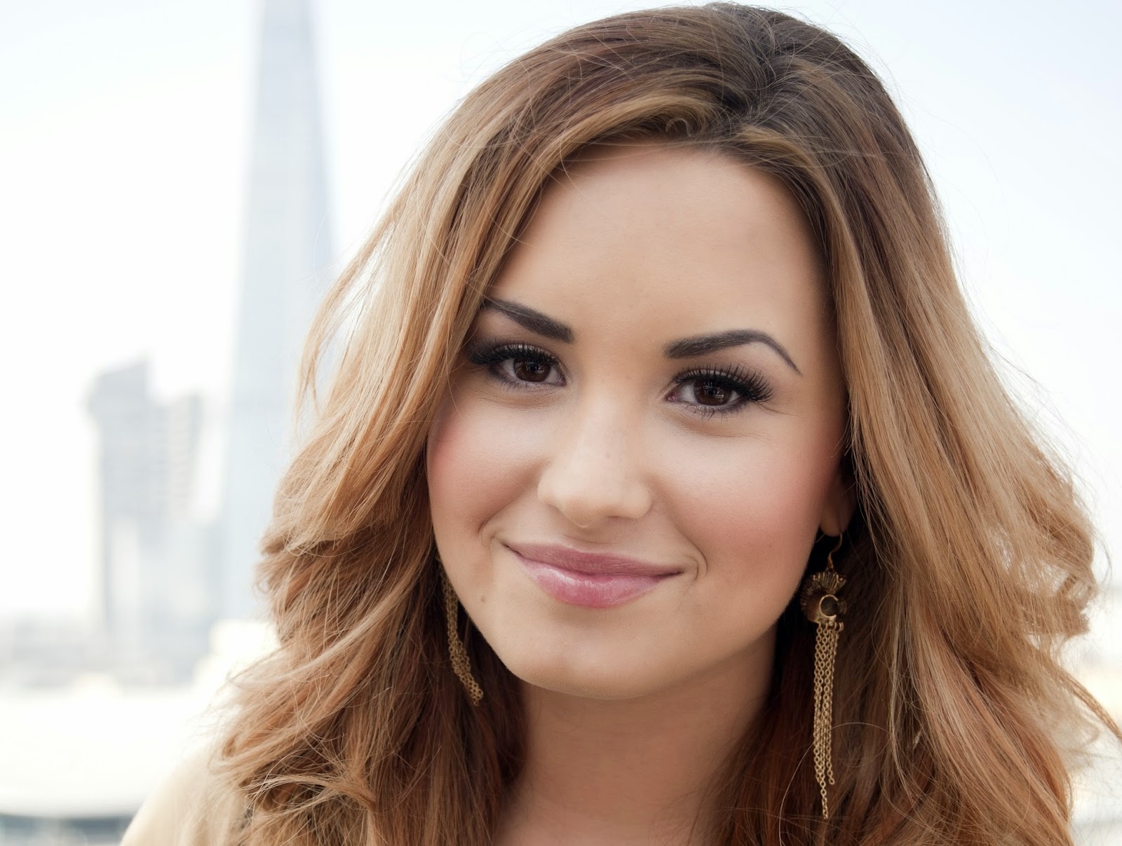 Demi Lovato Hd Wallpapers Free Download