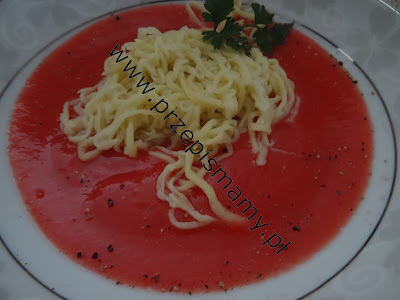Zupa pomidorowa z domowym makaronem