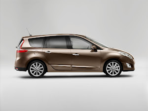 New Renault Grand Scenic 2010 (4)