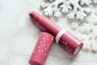 Review: essennce winter dreamin LE - ganz schön verschneit! - sheer lipstick - www.annitschkasblog.de