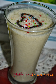 Banana | Chocolate | Milk | Peanut Butter | Nuts | Smoothie | Summer drink | Sprinkles| Shakes