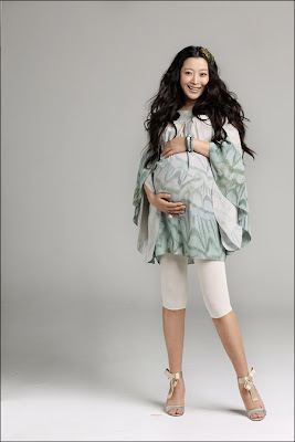 korean star: actress kim hee-sun gives birth to a baby girl
