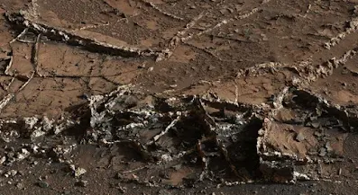 NASA Study Mineral Veins on Mars