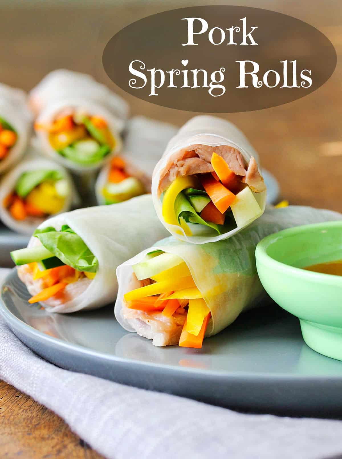 Vegan Rice Paper Rolls with Spicy Peanut Sauce - Pinch of Parsley