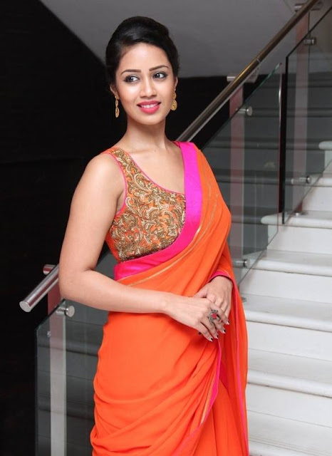  Nivetha Pethuraj Actress Photos in Oru Naal Koothu Tamil Movie