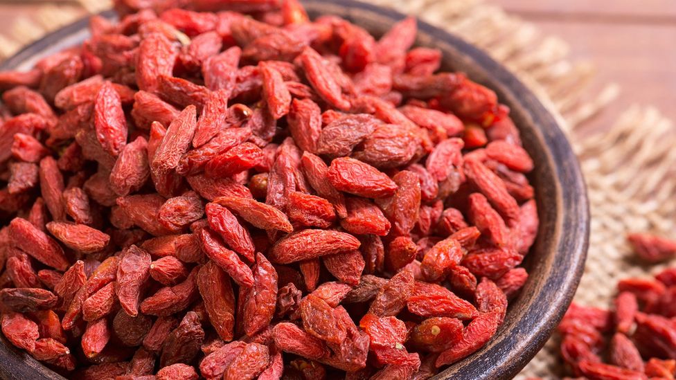 Một loại hạt ở Việt Nam được báo Anh ví như 'kim cương đỏ', có giá bán đắt gấp 10 lần ở Đức - Ảnh 1.