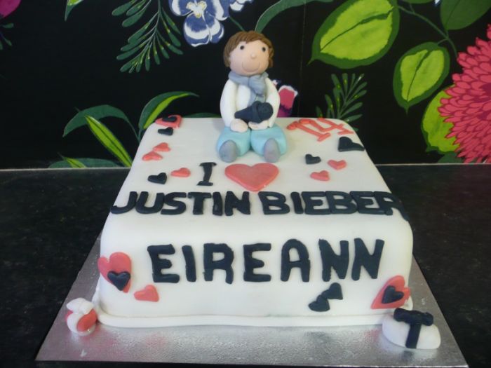 pictures of justin bieber birthday cakes cakes. face Justinbieber cakes. Leoff