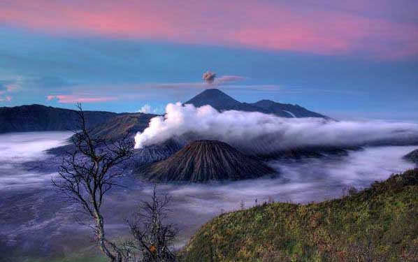 10 Daerah Wisata Alam Di Jawa Timur Yang Paling Populer