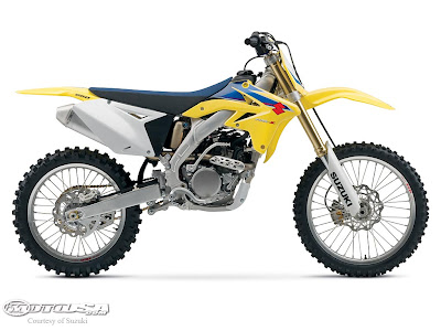 The 2009 RM-Z250 also hosts the same visual upgrades except for the shrouds which are all yellow this year. Bad news for the 2-stoke lovers, Suzuki has officially stopped importing any full-size smokers with the exclusion of the RM250 for '09. The big-wheeled RM85L has also been dropped, leaving only the RM85.<br /><br />Kids do have other options, however, with the DR-Z125(L) and DR-Z70.