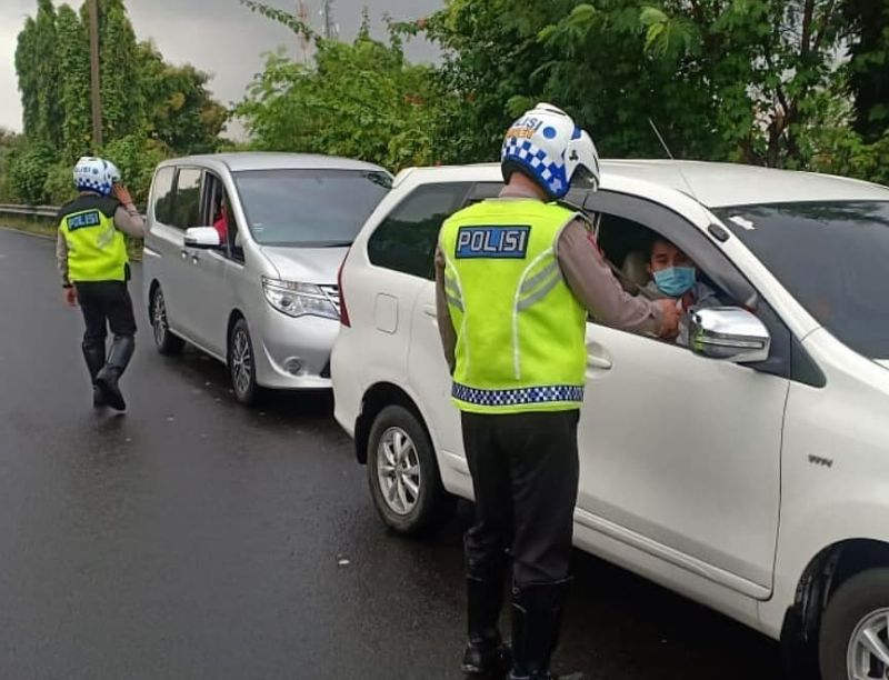 Berita Indonesia Nekat Mudik ke Sumatera, 443 Kendaraan Diminta Putar Balik