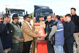 Kunjungi RS Lapangan di Hassa, Muhadjir Effendy Serahkan Bantuan ke Korban Gempa Turki