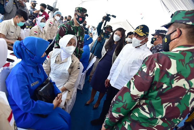 Gubernur Edy Rahmayadi Dampingi Kasal Kunjungi Vaksinasi di Mako Lantamal I Belawan