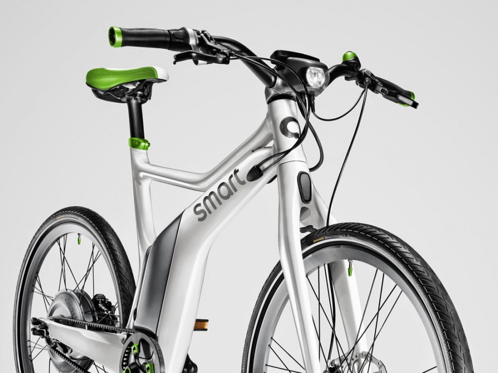 bicicletta con tre topi verdi